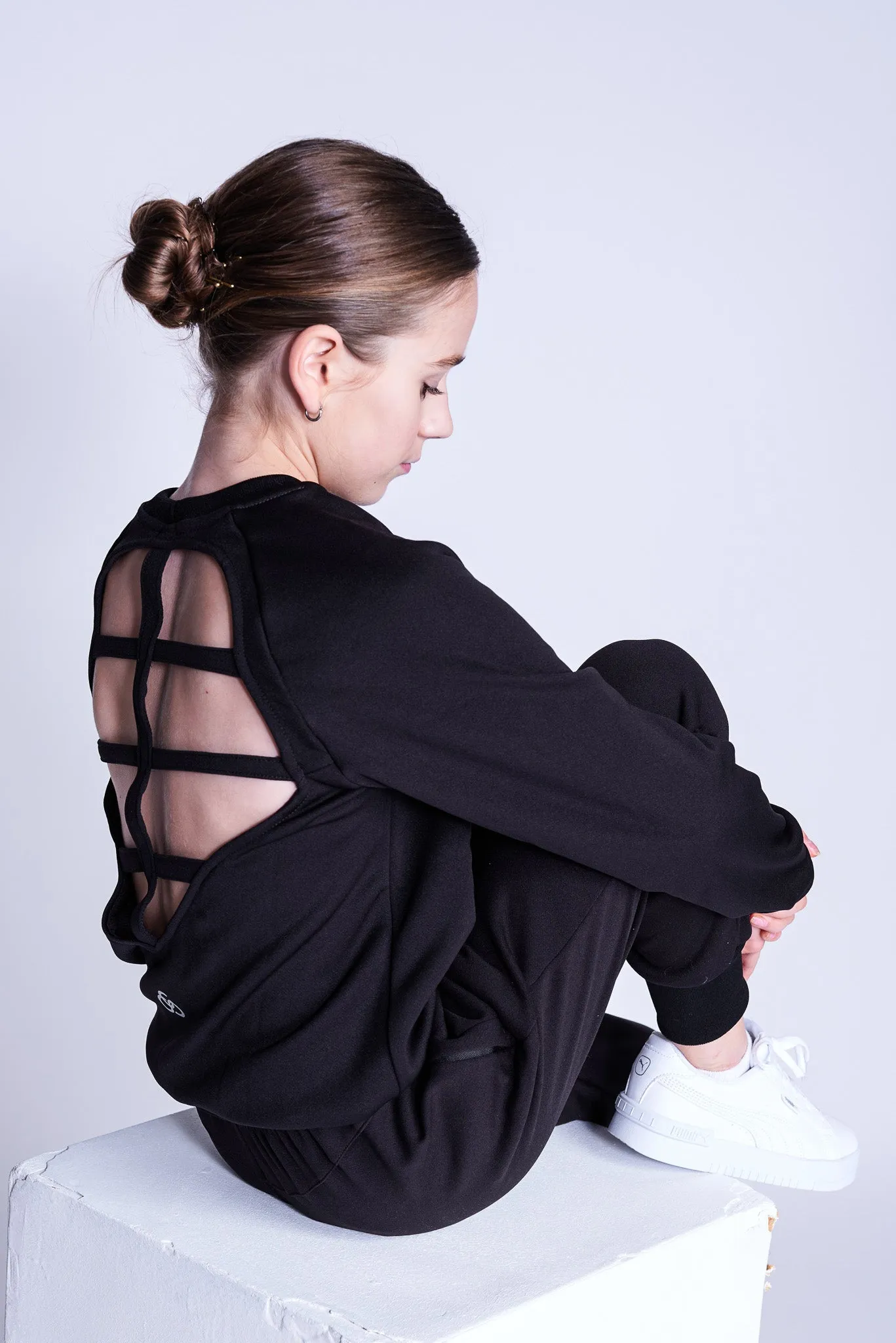 Fierce Open-Back Sweatshirt in Black