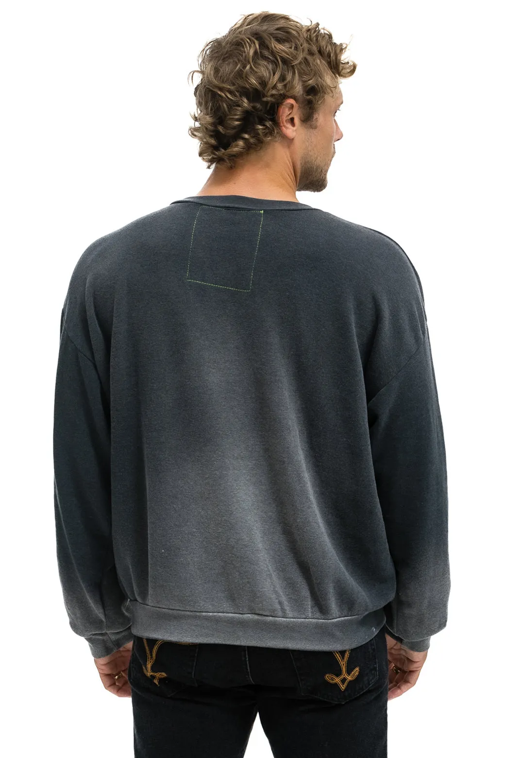 LIVE FREE   ADVENTURE PATCH RELAXED CREW SWEATSHIRT - FADED SMOKE